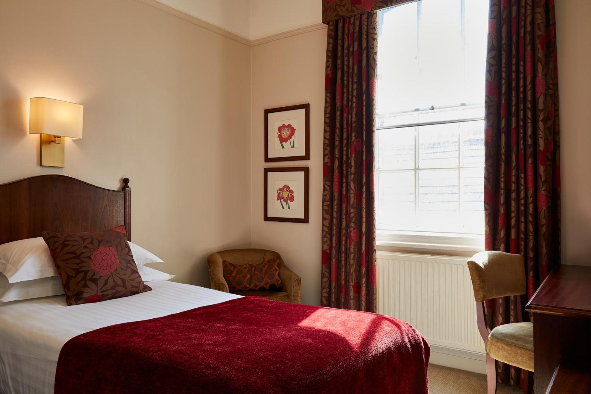 Macdonald Craxton Wood Hotel & Spa Ledsham  Exterior photo