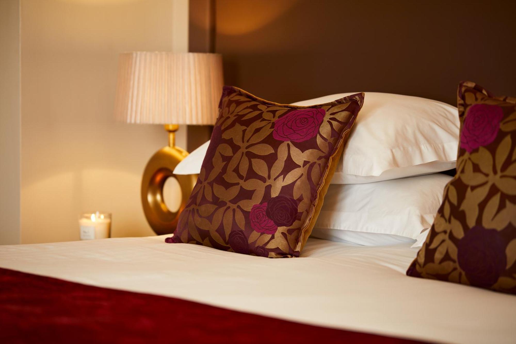 Macdonald Craxton Wood Hotel & Spa Ledsham  Exterior photo