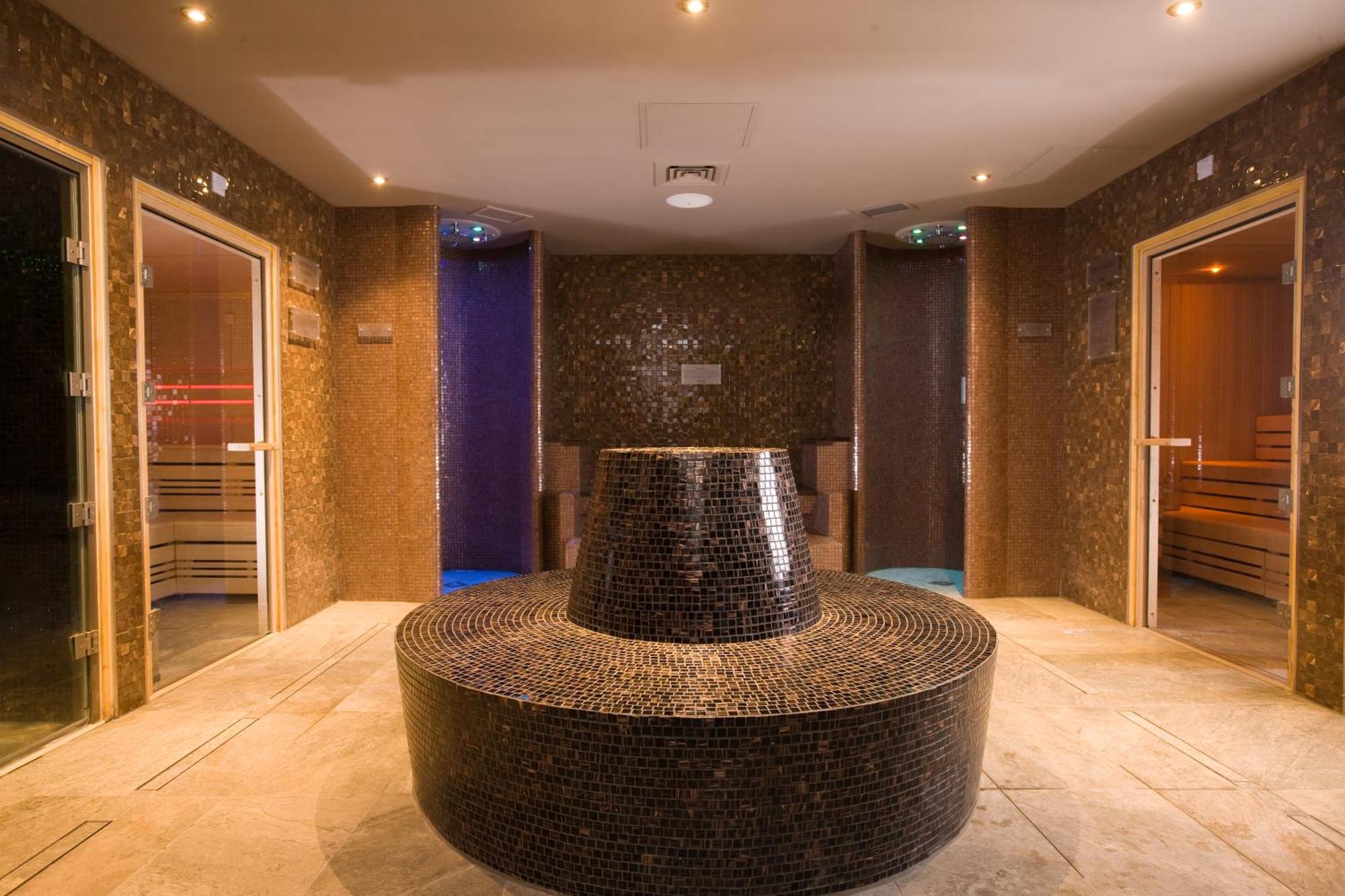Macdonald Craxton Wood Hotel & Spa Ledsham  Exterior photo